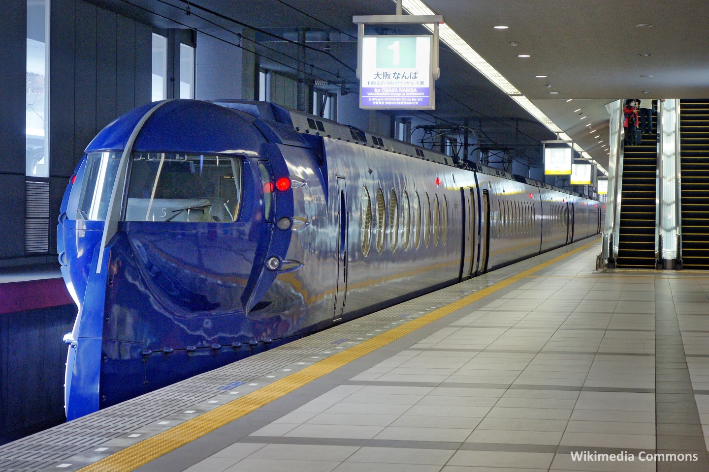 Límites de maletas en el tren en Japón: Nankai Rapi:t, tren entre el aeropuerto de Kansai y el distrito de Namba en Osaka