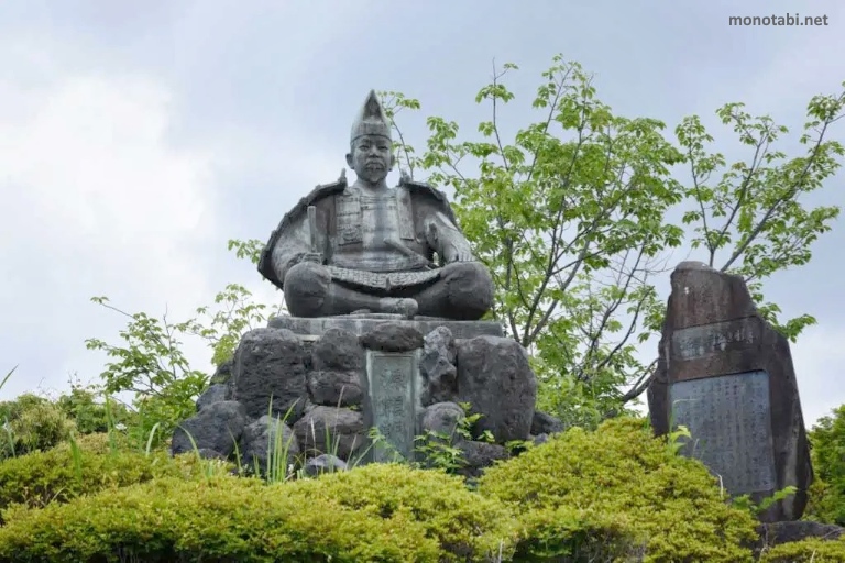 Estatua de Minamoto No Yoritomo. Parque Genjiyama. Daibutsu Hiking Course, Kamakura
