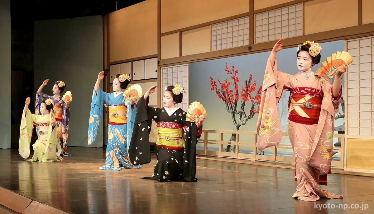 Festival de danza de geishas Suimeikai en el teatro Pontocho Kaburenjo