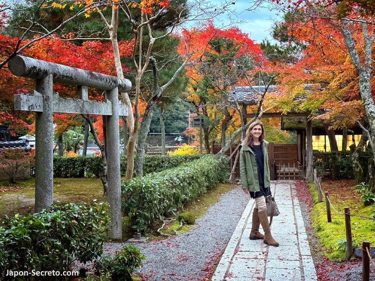 Colores del otoño en el templo Adashino Nenbutsuji en Saga Toriimoto (Arashiyama, Kioto)