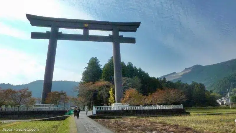 Torii gigante de Hongu. Camino de Kumano o Kumano Kodo (prefectura de Wakayama)
