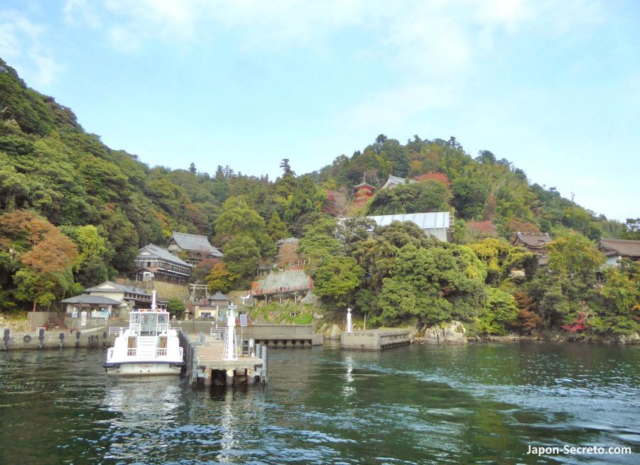 Puerto de la isla de Chikubushima
