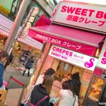 Los famosos crepes de la calle Takeshita (Shibuya, Tokio). Expositores con comida de plástico (sanpuru)