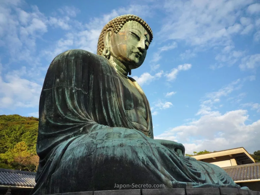 Gran Buda de Kamakura (Kamakura Daibutsu) en el templo Kotoku-in