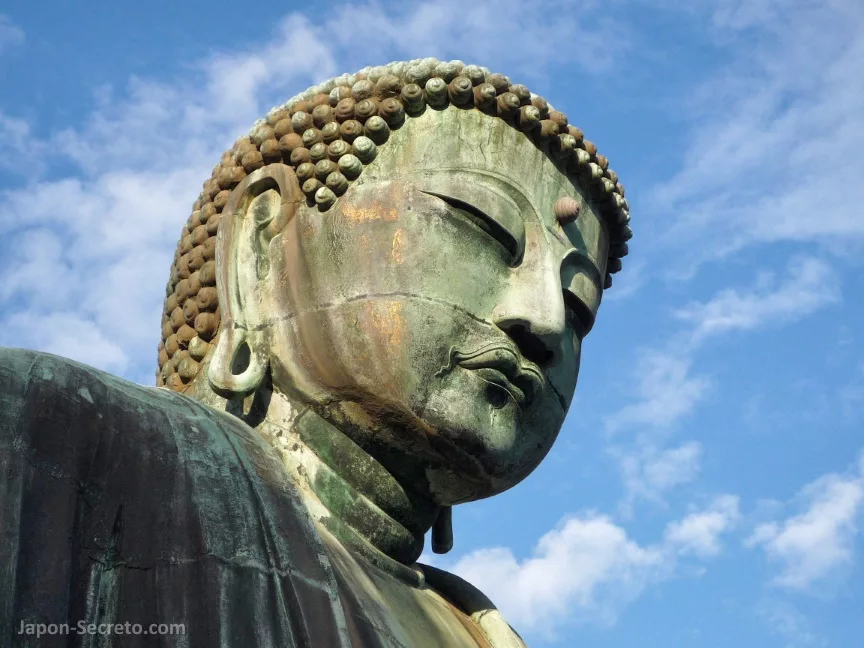 Detalle del rostro del Gran Buda en el templo Kotoku-in
