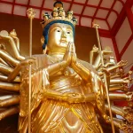 Estatua Kannon gigante del templo Kimiidera en la ciudad de Wakayama, cerca de Kioto y Osaka