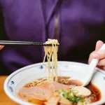 Comiendo ramen