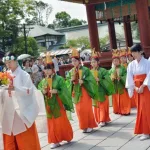 Festivales de Japón en otoño, el Tsurugaoka Hachimangu Reitaisai de Kamakura. Ritual Shinko Sai