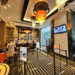 Vestíbulo de un hotel Apa en Sugamo (Tokio)