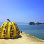 Kabocha (calabaza), famosa obra de arte de la isla de Naoshima, en el Mar Interior de Seto (Japón)