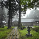 Ruta de peregrinación Dewa Sanzan en Tohoku, al norte de Japón, y dormir en un templo (Shukubo) del Monte Haguro (Hagurosan)