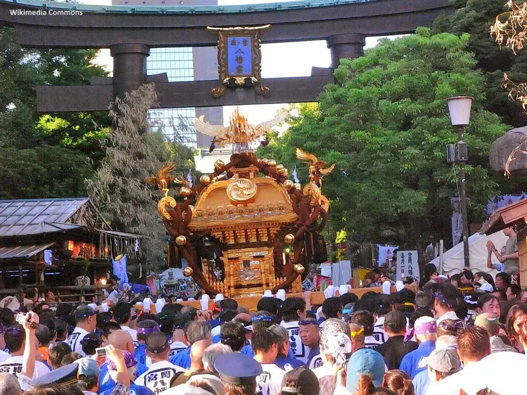 Festival Fukagawa Matsuri del santuario Tomioka Hachimangu de Tokio en agosto