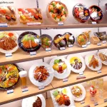 Sanpuru o comida de plástico en Japón. Mostrador del museo Replica Foods Gallery en Asakusa (Tokio)