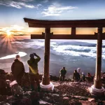 Ver la salida del sol desde la cima del Monte Fuji tras escalar