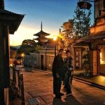 Alquilar o rentar un kimono en Kioto y otros lugares de Japón como Tokio para pasear, cómo y dónde, precio y consejos. Foto: paseando por Ninenzaka (Higashiyama)