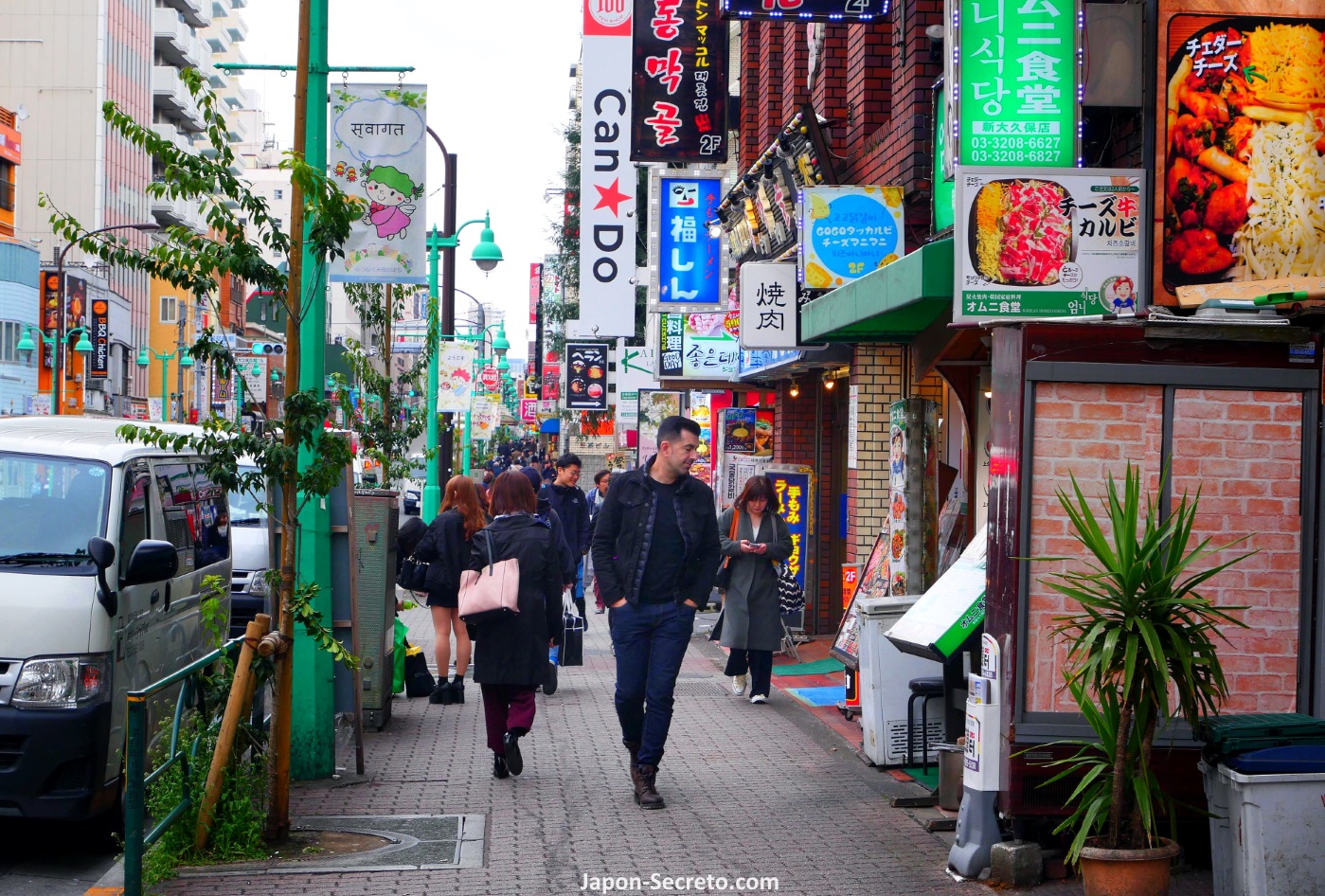 Paseando por Okubo-dori la calle principal del barrio 