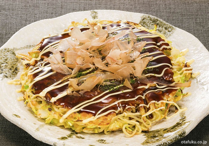 Modan-yaki (モダン焼き), receta de okonomiyaki con fideos soba