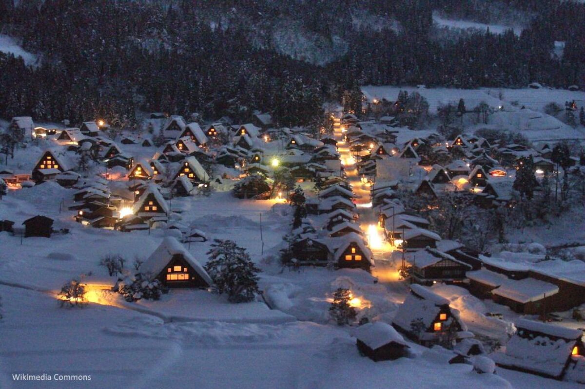 Shirakawago iluminación de invierno o light up. fechas, cómo llegar, precio, reserva, transporte