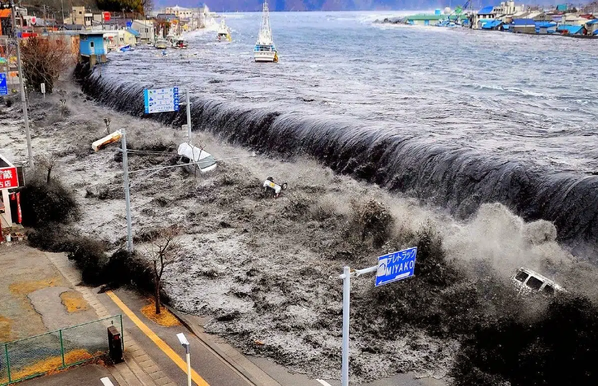 Tsunami tras el gran terremoto de Tohoku, al norte de Japón, el 11 de marzo de 2011