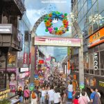 Calle Takeshita de Harajuku, en Tokio: entrada a la calle Takeshita. Foto de 2018