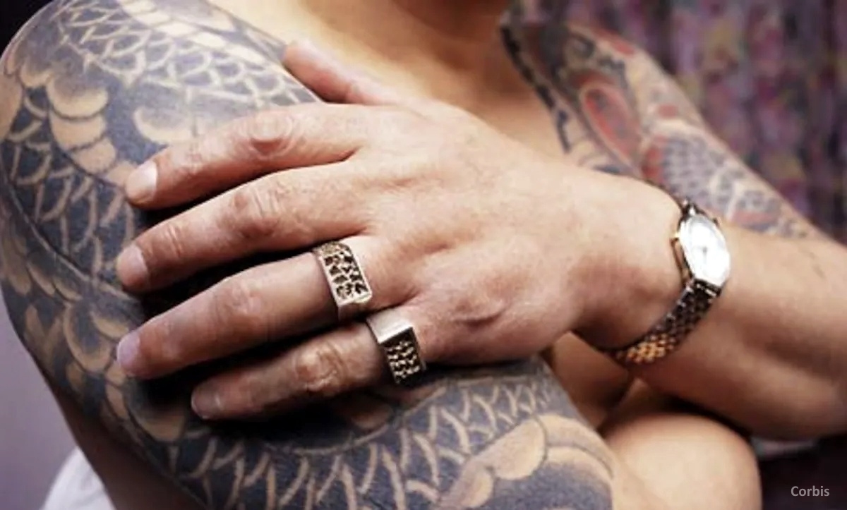 ¿Pueden los extranjeros ir a Japón con tatuajes? onsen que permiten bañarse con tatuajes en Japón, los tattoos y la yakuza en Japón