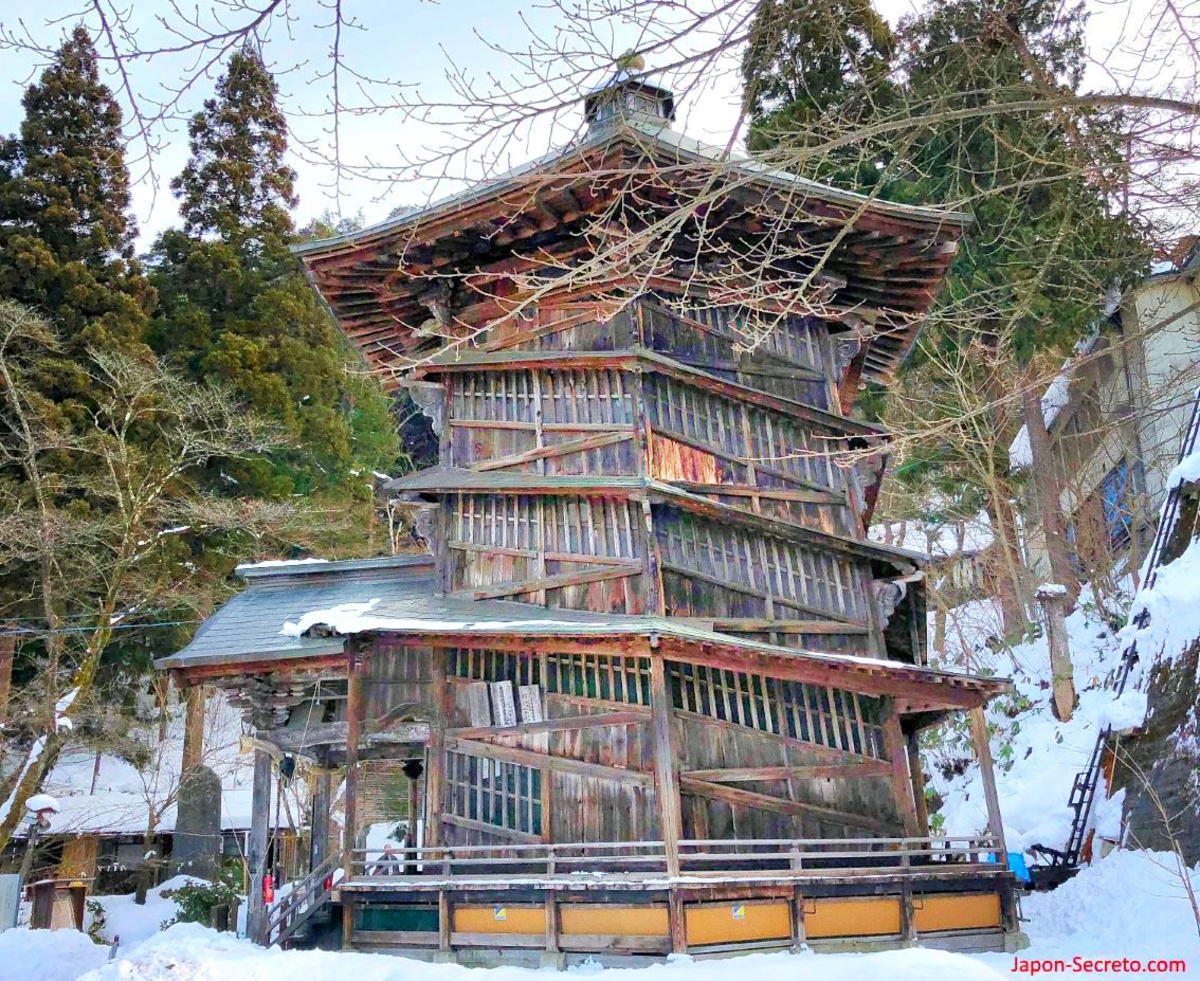 Pagoda Sazaedo (さざえ堂) en el monte Iimoriyama de la ciudad de aizu-Wakamatsu: cómo llegar, entrada, qué ver y hacer, con calzado, precio
