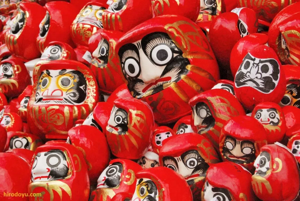 Daruma, el muñeco japonés para cumplir propósitos, al que se le pinta un ojo y luego el otro después de alcanzar el objetivo o sueño: significado de los colores, dónde comprar, mercadillos