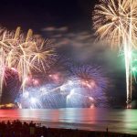 Festival de fuegos artificiales Fujisawa Enoshima Hanabi Taikai (ふじさわ江の島花火大会) en octubre cerca de Tokio y Kamakura