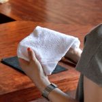 Oshibori, toallita húmeda en Japón para limpiarse las manos antes de comer o beber