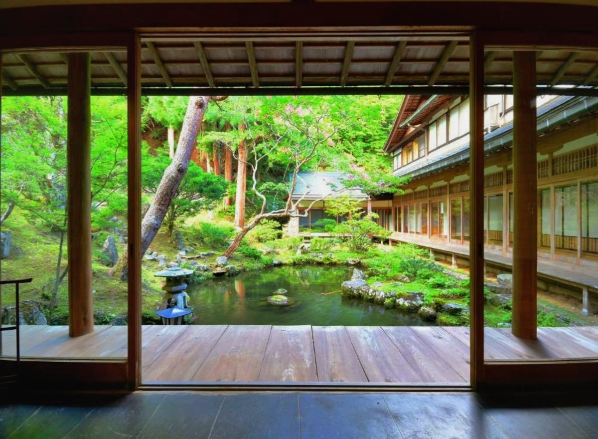 Dormir en un templo o monasterio budista del monte Koyasan (shukubo): mejores hospedajes en templos