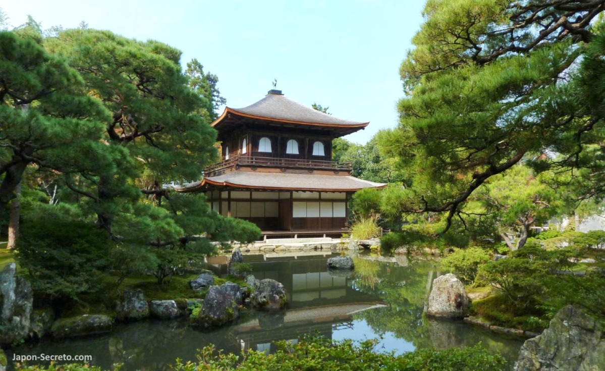 Ginkakuji (銀閣寺) o Pabellón de Plata de Kioto, templo zen Jishō-ji (慈照寺): cómo llegar, entrada, precio, horario, qué ver y hacer, lugares cercanos. Foto: Kannonden o edificio principal y jardines