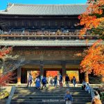 Itinerario esencial de dos semanas para viajar a Japón y ver lo más importante y famoso. Foto: puerta Sanmon del templo Nanzenji de Kioto en otoño (momiji)