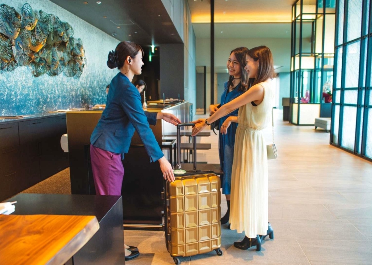 Cómo enviar maletas en Japón, servicio de envío de equipaje desde el hotel Takkyubin, cuándo enviar, vale la pena, precio, coste