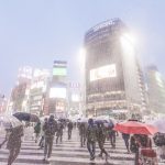Cómo combatir el frío intenso en Japón en invierno: meses más fríos y temperaturas más bajas. Foto: Fuerte nevada en el famoso cruce del barrio de Shibuya (Tokio)