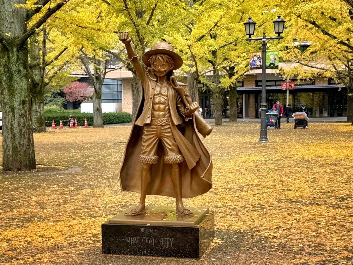 Estatua de bronce de Monkey D Luffy (One Piece) en Kumamoto