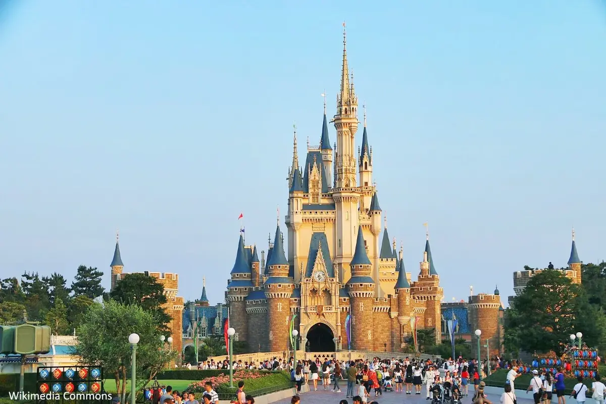 Hopedaje, alojamiento y entradas para el parque Tokyo Disneyland y DisneySea en Tokyo Disney Resort
