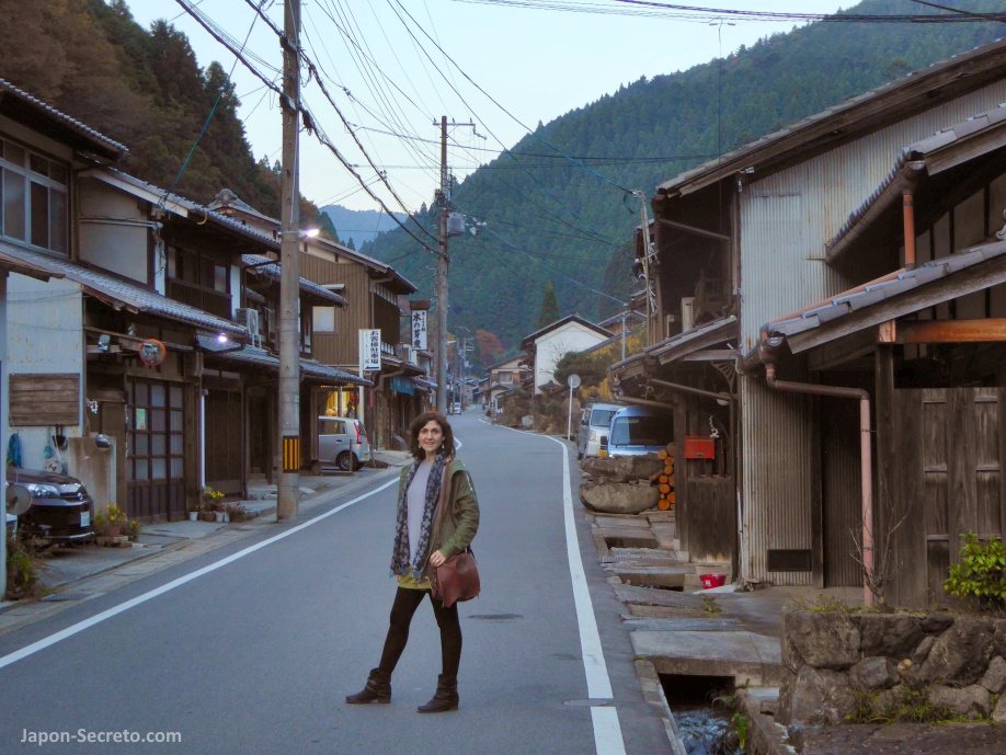 Caminando por las calles de Kurama, un pueblo de montaña al norte de Kioto