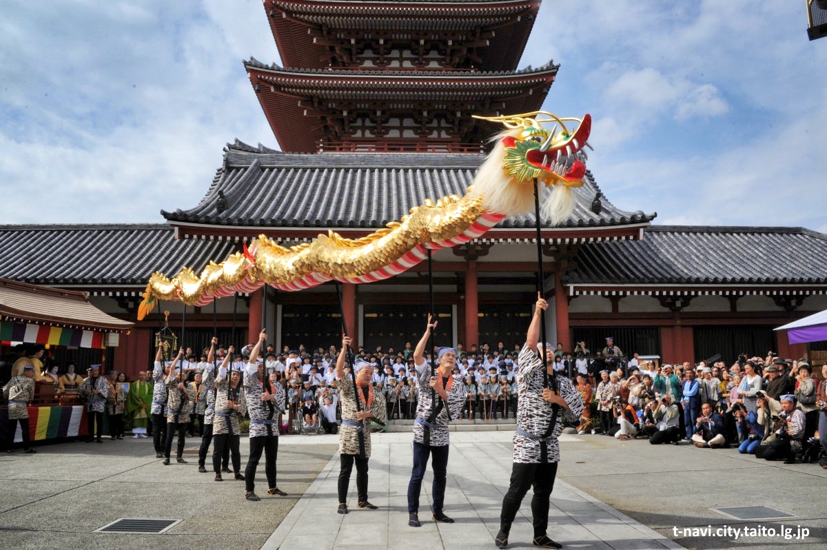 Danza del Dragón Dorado en el templo Sensoji de Asakusa (Tokio) o Kinryū No Mai (金龍の舞 奉演): cuándo se celebra, cómo llegar, horario, fechas, entrada, rituales