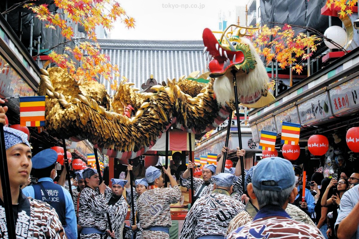 Danza del Dragón Dorado en el templo Sensoji de Asakusa (Tokio) o Kinryū No Mai (金龍の舞 奉演): cuándo se celebra, cómo llegar, horario, fechas, entrada, rituales, calle Nakamise