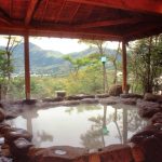 Ryokan con onsen en Hakone, baño privado para dormir con vistas al monte Fuji. Foto: Rotenburo (onsen al aire libre) del Senkyoro Ryokan en Hakone (monte Fuji)