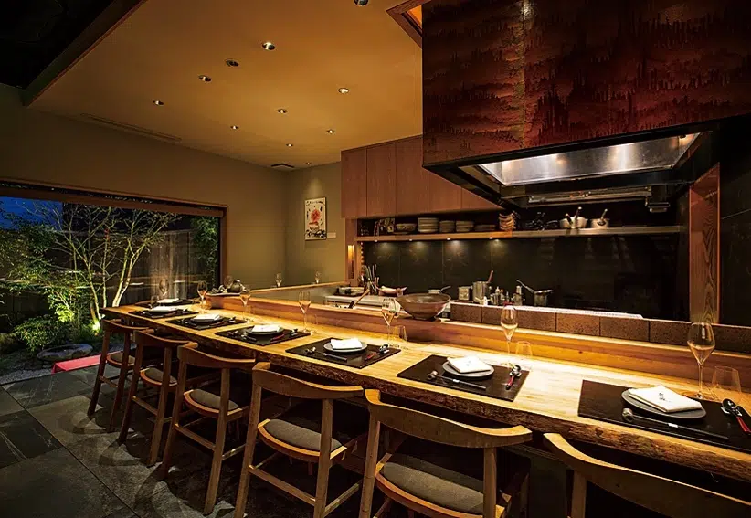 Sumibi Kappō Shirosaka (炭火割烹 白坂), restaurante de comida omakase kappo en Tokio