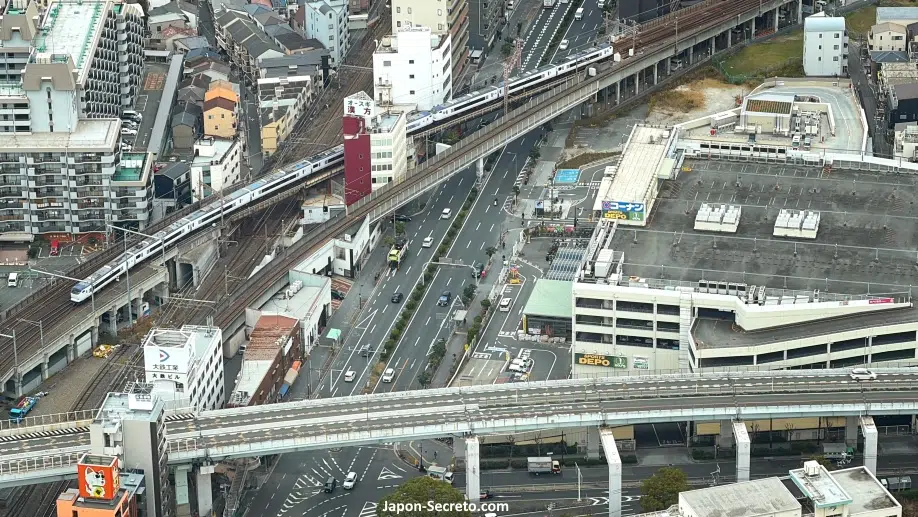 Vista desde lo alto del rascacielos Abeno Harukas (あべのハルカス) de Tennoji, Osaka