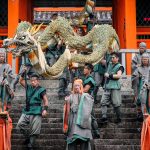 Desfile del dragón azul durante el festival Seiryū-e (青龍会) en el templo Kiyomizudera de Kioto en marzo, abril y septiembre