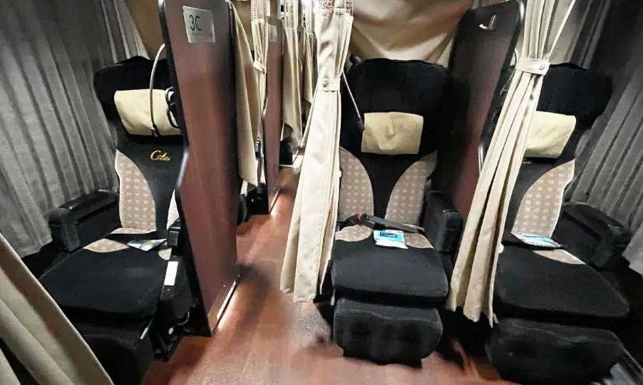 Autobús nocturno en Japón