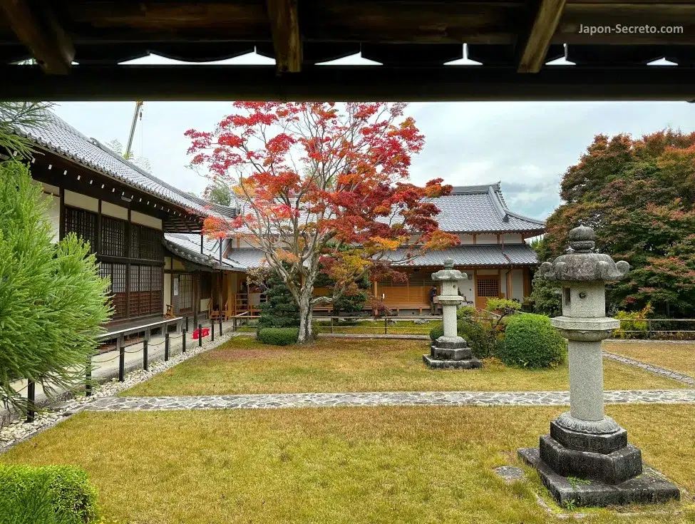 Colores del otoño en el templo Genkōan (源光庵), en el distrito de Takagamine (鷹峯), al norte de Kioto. Foto tomada en noviembre de 2022